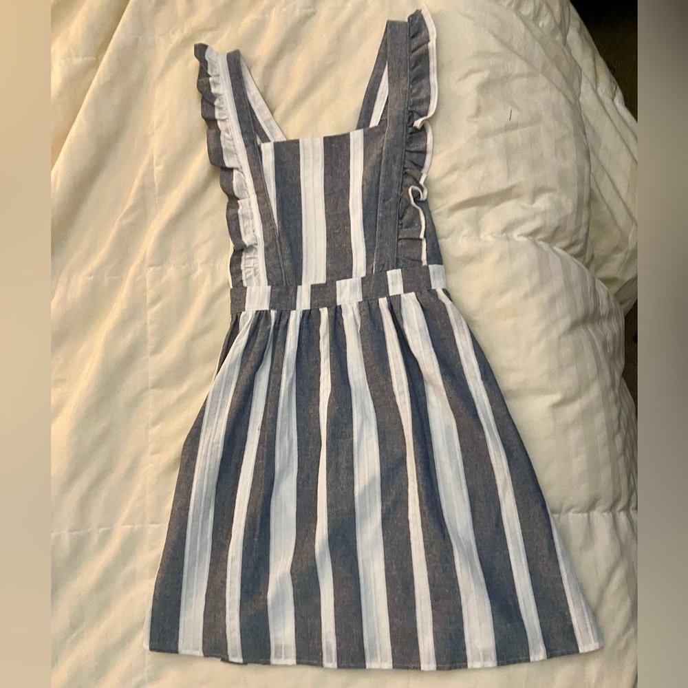 Listicle White and Gray Ruffled Sundress